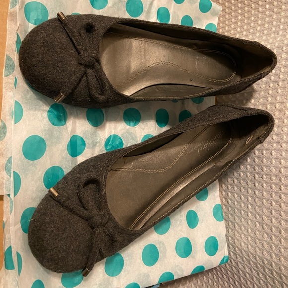 Naturalized wool low heeled pump - Picture 2 of 6